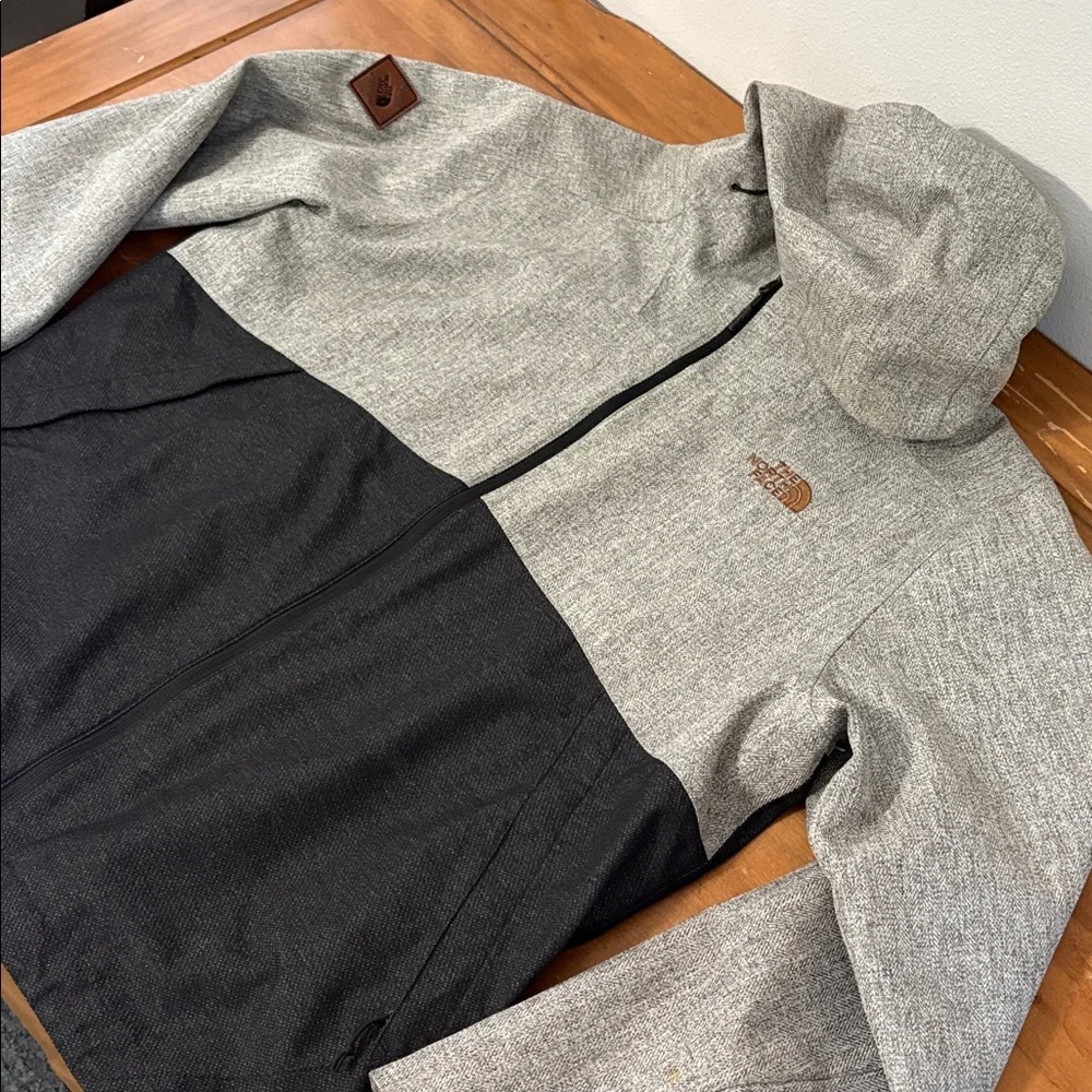 The North Face Millerton Gray and Black Performance Jacket Size XL